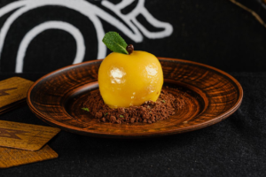 Фірмовий десерт "Молодильне яблуко"