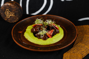 Телячі щічки з пюре