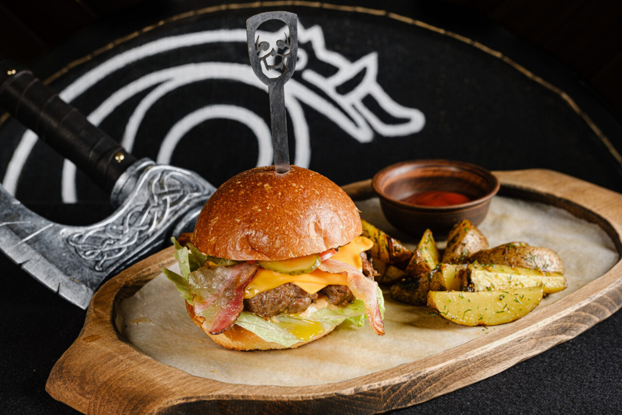 Бургер з яловичиною