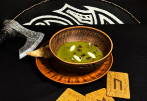 Крем-суп шпинатний з шевретом