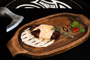 Стейк з м'яса оленя